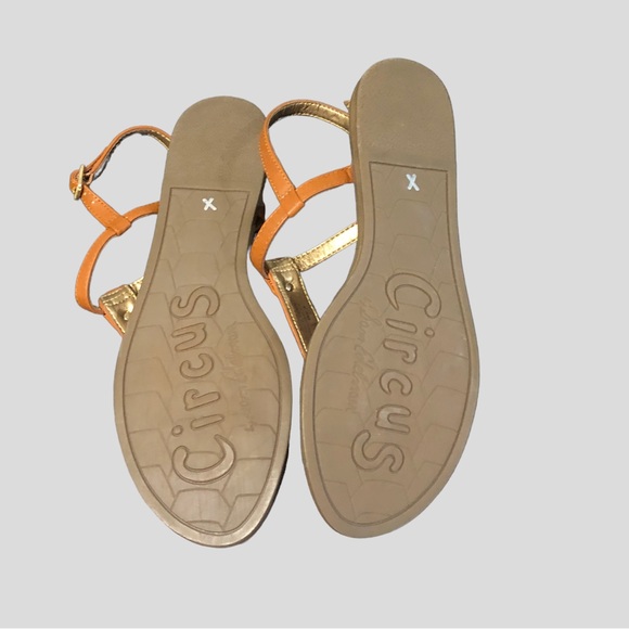 woman’s sandals - Picture 3 of 4